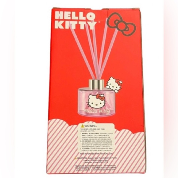 Hello Kitty lavender scented reed diffuser with oil and 5 reed sticks new - Picture 2 of 3